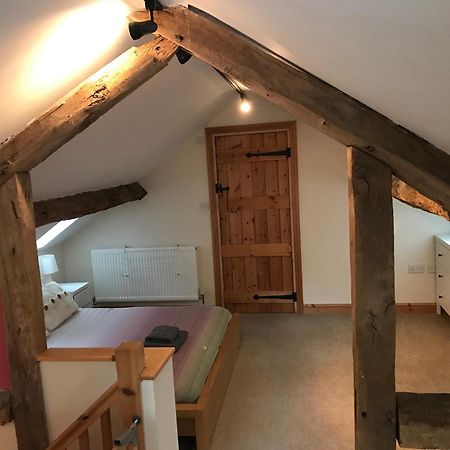 Вилла The Stables Hope Bowdler Экстерьер фото